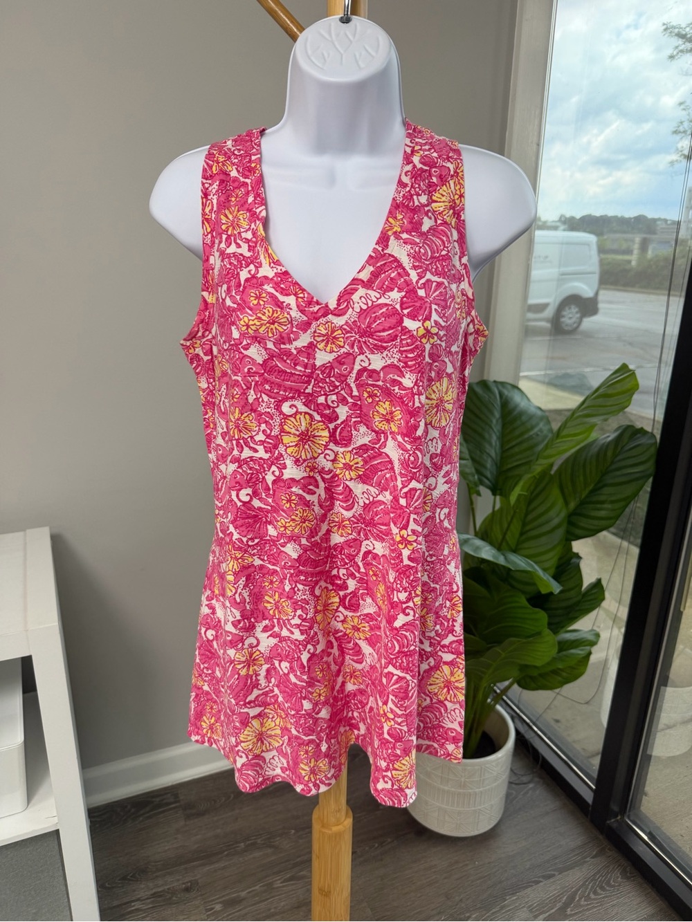 Lilly Pulitzer Gale Tank in Chum Bucket Pink Print size Small - Picture 2 of 9